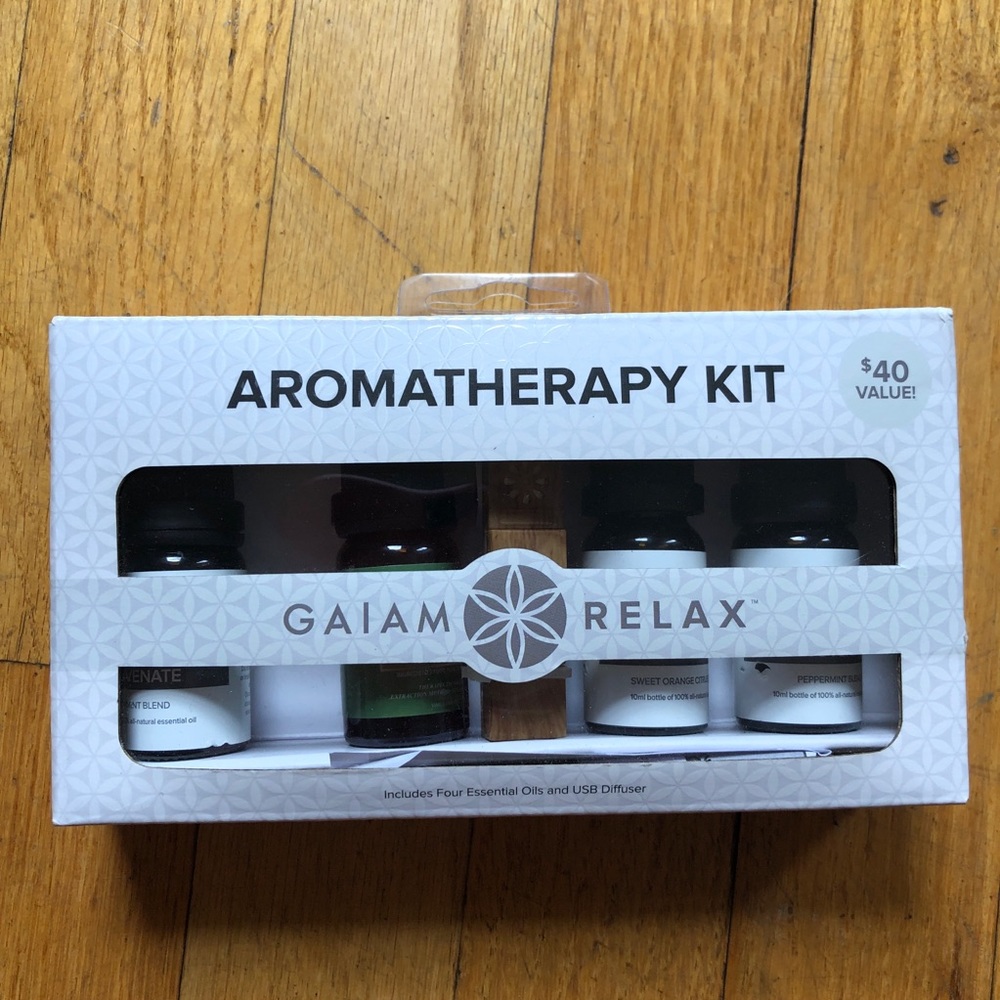 GAIAM Relax Aromatherapy Kit with USB diffuser